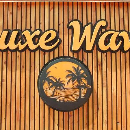 Luxe Wave Hotell *