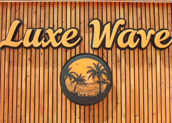 Luxe Wave Hotel *